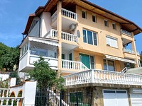 Twin house for sale in the beach resort of Saint Vlas overlooking the sea