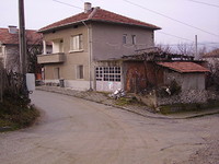 House with six rooms, garage and summer house