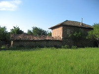 spacious house with garage