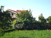 Good Looking Property With 2000 Sq M Garden