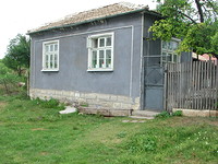 House With 30 000 sq m Field