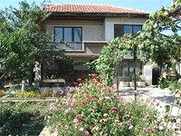 Big House With Lots Of Extras