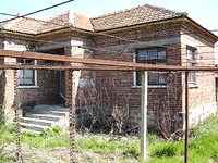 Large House With A Vast Peace Of Land