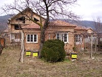 House for sale with mountain view