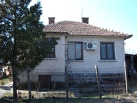 One storey house for sale near the sea