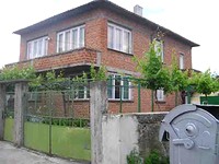Beautiful Two-storey House Close To The Sea