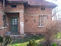 Cheep House Near The Mountain